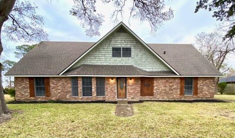 Photo of 4220 36th St, Port Arthur, TX 77642 (MLS # 264885)