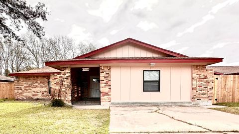 Photo of 6218 16th Street, Port Arthur, TX 77642 (MLS # 265435)