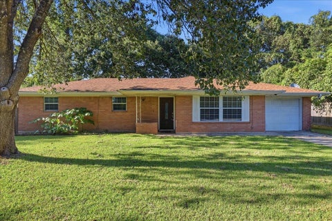 Photo of 645 Camelia St., Vidor, TX 77662 (MLS # 271655)