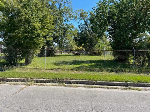 Photo of 2246 W Rev Dr Ransom Howard St, Port Arthur, TX 77640 (MLS # 262274)