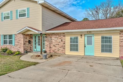 A home in Port Neches