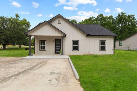 Property photo of 115 Pine, Bridge City, TX 77611
