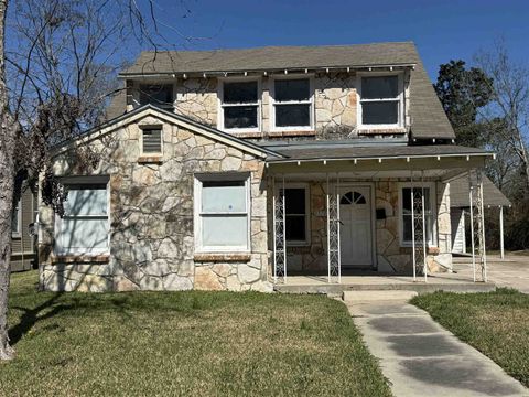 Photo of 2327 Hazel, Beaumont, TX 77702 (MLS # 265374)