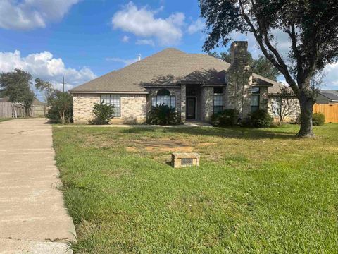 Photo of 3635 Winged Foot Dr, Beaumont, TX 77707 (MLS # 266073)
