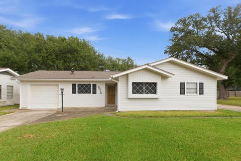 Photo of 5012 Westmore, Orange, TX 77630 (MLS # 263322)
