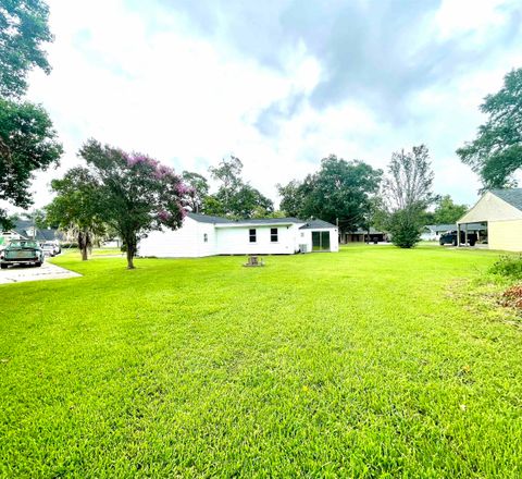 A home in Groves