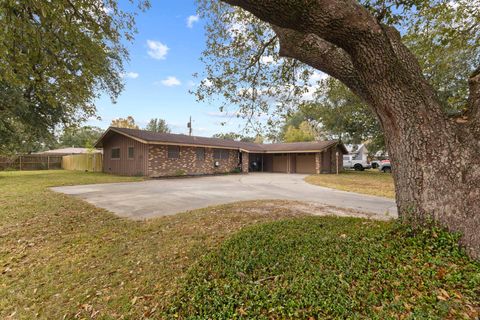 Photo of 505 Gardenia Ave, Orange, TX 77630 (MLS # 263357)