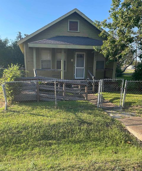 Photo of 333 13th, Port Arthur, TX 77640 (MLS # 262221)