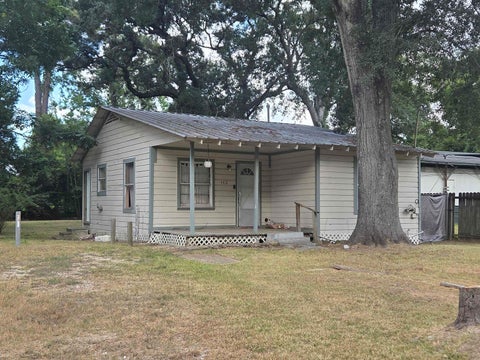 Photo of 3412 Lark St, Orange, TX 77630 (MLS # 270616)