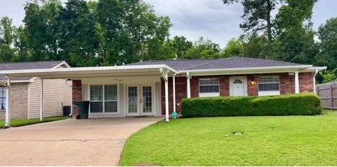 Photo of 4665 Glen Oaks Circle, Beaumont, TX 77708 (MLS # 268122)