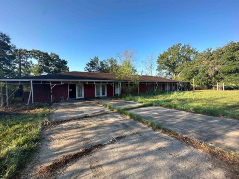 A home in Vidor