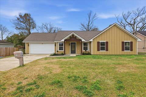 Photo of 1775 Trinidad, Beaumont, TX 77703 (MLS # 266707)