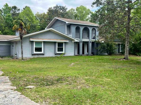 Photo of 1900 J P White Drive, Silsbee, TX 77656 (MLS # 266647)