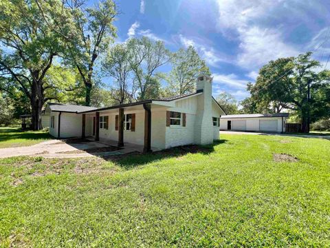 A home in Vidor