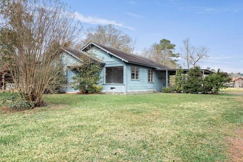 Photo of 2261 Killian Rd, Orange, TX 77632 (MLS # 265649)