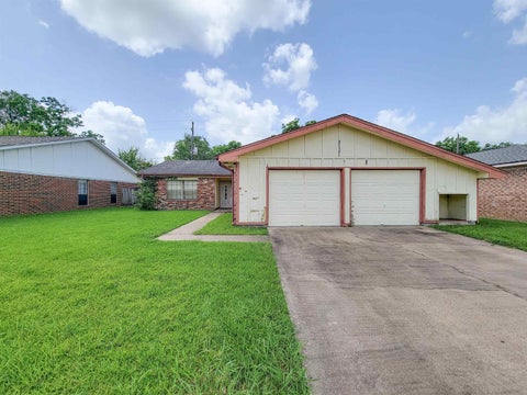 Photo of 8875 Casey Dr, Beaumont, TX 77707 (MLS # 271271)