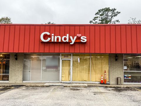 Photo of 949 N Main, Vidor, TX 77662 (MLS # 263453)