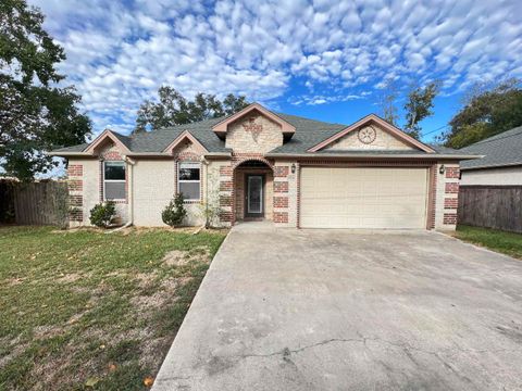 Photo of 1530 Dearing St., Port Neches, TX 77651 (MLS # 263300)