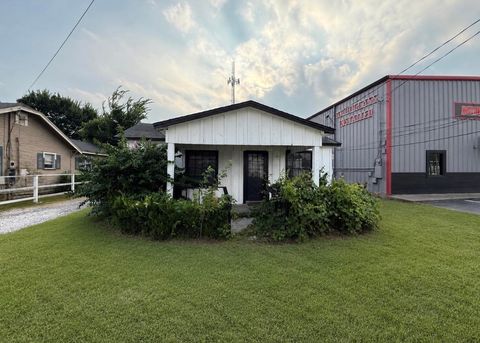 Photo of 710 Lindbergh, Beaumont, TX 77707 (MLS # 268774)
