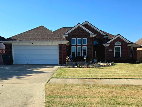 Photo of 7013 Kelliwood Drive, Port Arthur, TX 77642 (MLS # 263576)