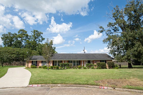Photo of 2080 Higgins Circle, Beaumont, TX 77706 (MLS # 271375)