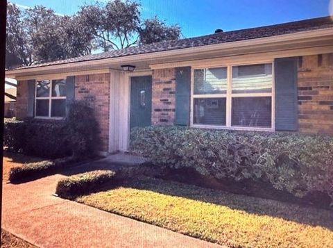 Photo of 6624 Lexington Drive, Beaumont, TX 77706 (MLS # 265294)