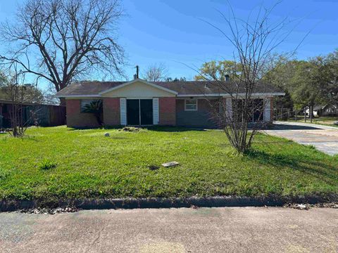 Photo of 640 Lee Ann Ln, Beaumont, TX 77707 (MLS # 265857)