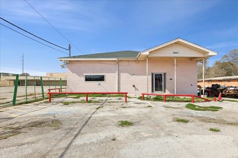 Photo of 3885 Gulfway Dr, Port Arthur, TX 77642 (MLS # 255409)