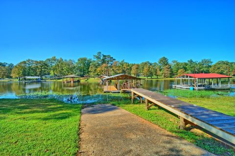 A home in Hemphill