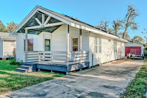 Photo of 6450 Jefferson, Groves, TX 77619 (MLS # 263585)
