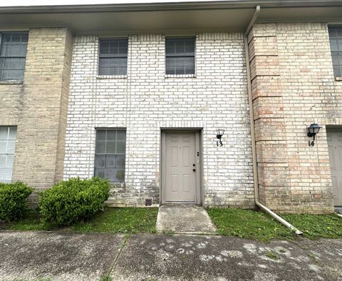 Photo of 3720 Laurel St #13, Beaumont, TX 77707 (MLS # 262350)