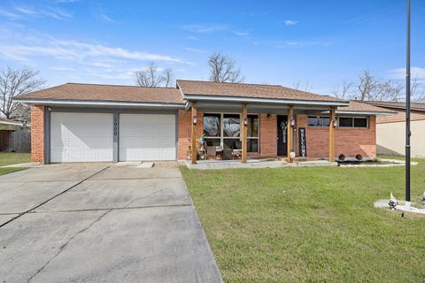 Photo of 1900 Wildwood Ave, Orange, TX 77632 (MLS # 264787)