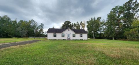 A home in Kirbyville