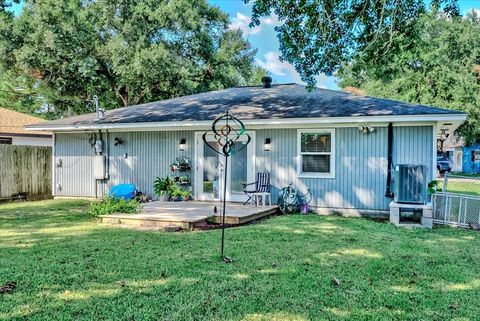 A home in Groves