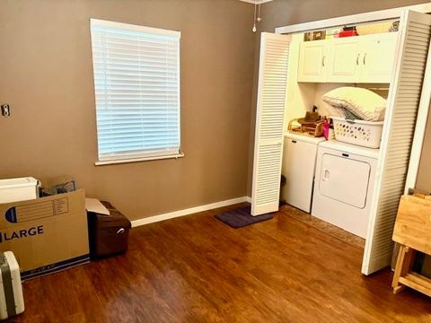 Photo of 124 Fourth Ave, Onalaska, TX 77360 (MLS # 263414)