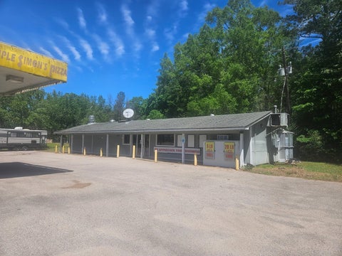 Photo of 1001 Pinewood Blvd, Sour Lake, TX 77659 (MLS # 269668)