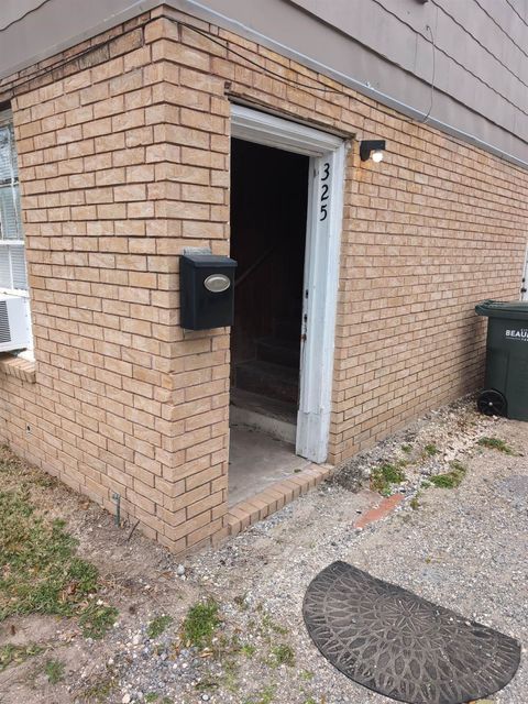Photo of 325 Alabama Ave, Beaumont, TX 77705 (MLS # 265496)