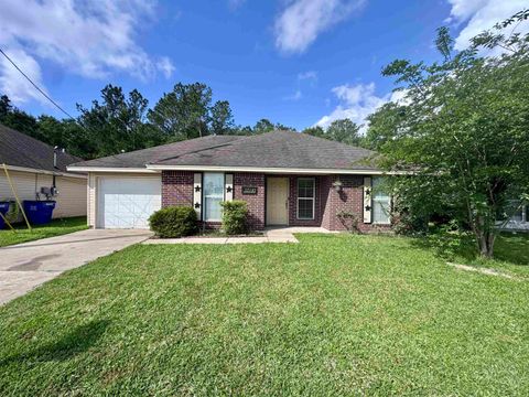 Photo of 5710 Shadowbend Cir W, Lumberton, TX 77657 (MLS # 266759)