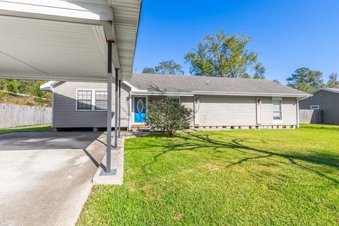 A home in Vidor