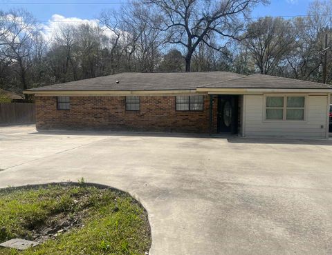 Photo of 775 W Herring, Sour Lake, TX 77659 (MLS # 263259)