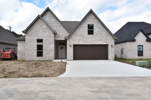 Photo of 2644 Eloise Ct, Nederland, TX 77627 (MLS # 263730)