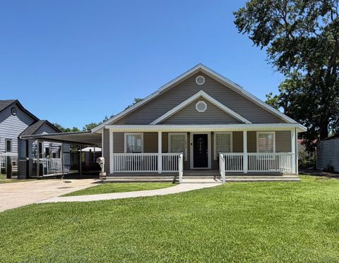 Property photo of 3850 Hays Ave, Groves, TX 77619