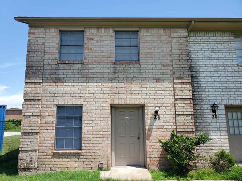 Photo of 3720 Laurel St #21, Beaumont, TX 77707 (MLS # 262355)