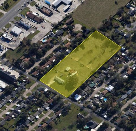 Photo of 1420 S 29th St, Nederland, TX 77627 (MLS # 265703)