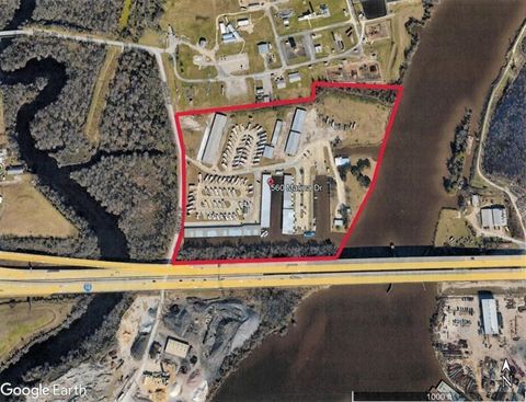 Photo of 560 Marina St., Beaumont, TX 77705 (MLS # 257553)