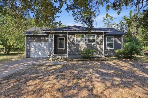 Photo of 107 Amaryliss, Orange, TX 77630 (MLS # 270338)