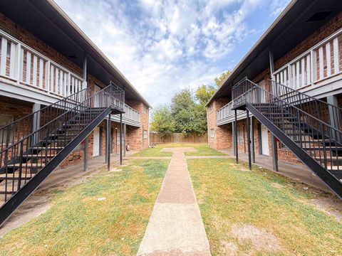 Photo of 655 Adams Street, Beaumont, TX 77705 (MLS # 263386)