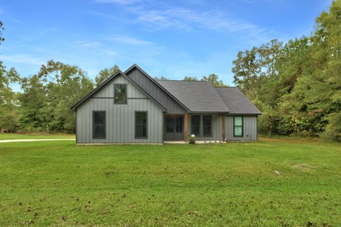 A home in Vidor