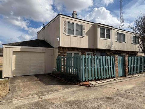 Photo of 553 Georgetown St., Beaumont, TX 77707 (MLS # 264919)