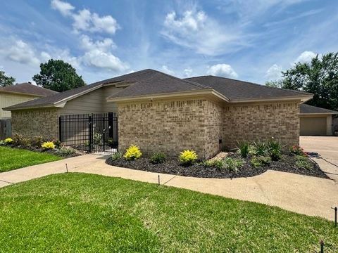 Photo of 6845 Hialeah Dr, Beaumont, TX 77706 (MLS # 264396)